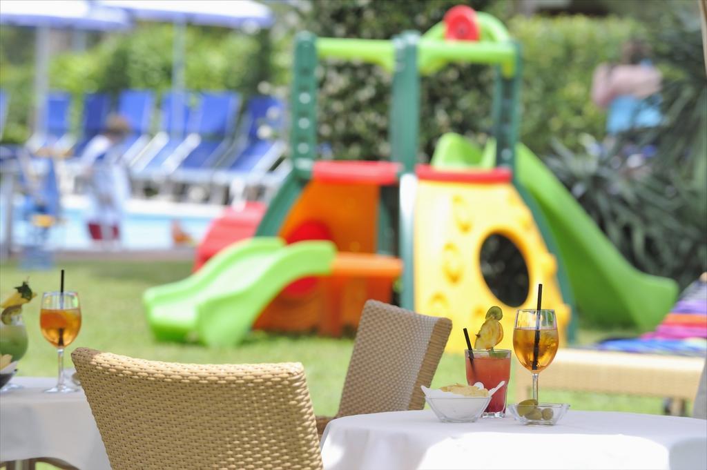 Hotel Medusa Splendid Lignano Sabbiadoro Dış mekan fotoğraf